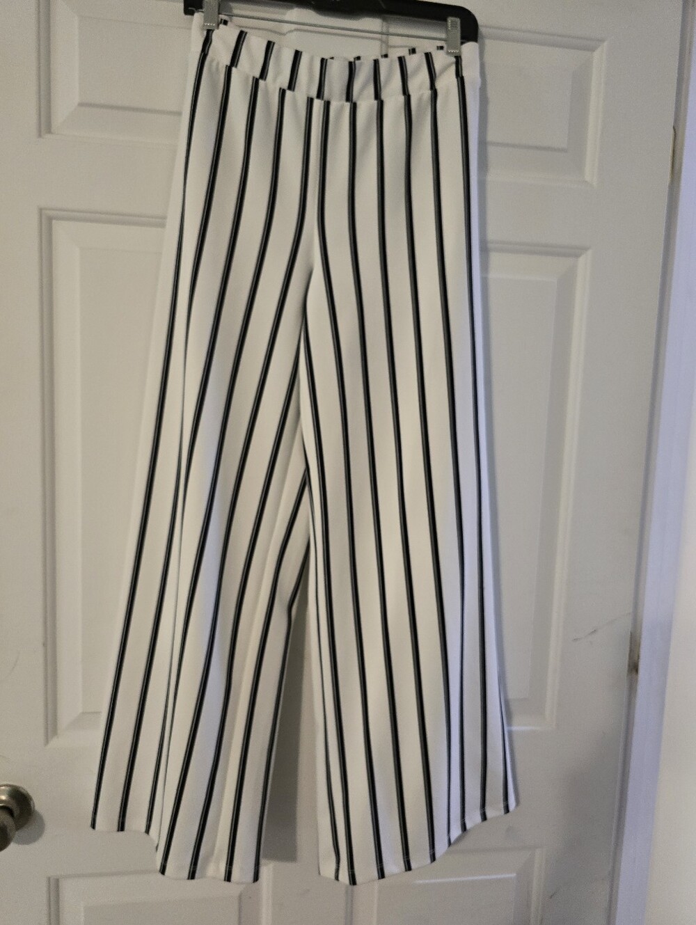 Est 1946 White Wide-Leg Pants with Black Vertical Stripes
